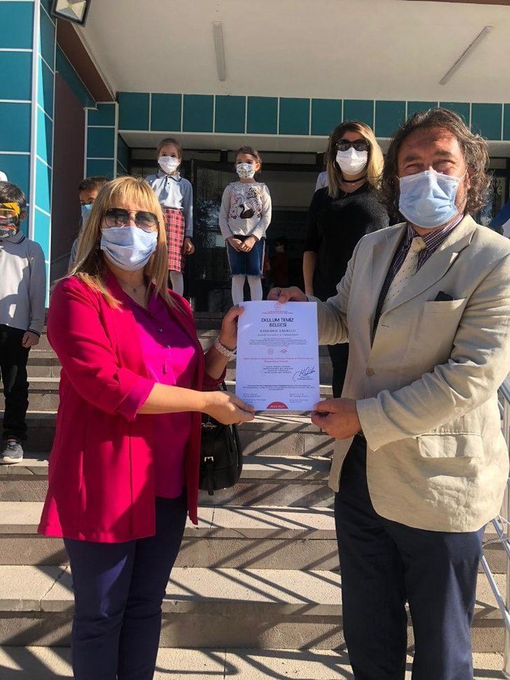 Eskişehir Barbaros İlkokulu’na ‘Okulum Temiz Belgesi’ takdim edildi G3
