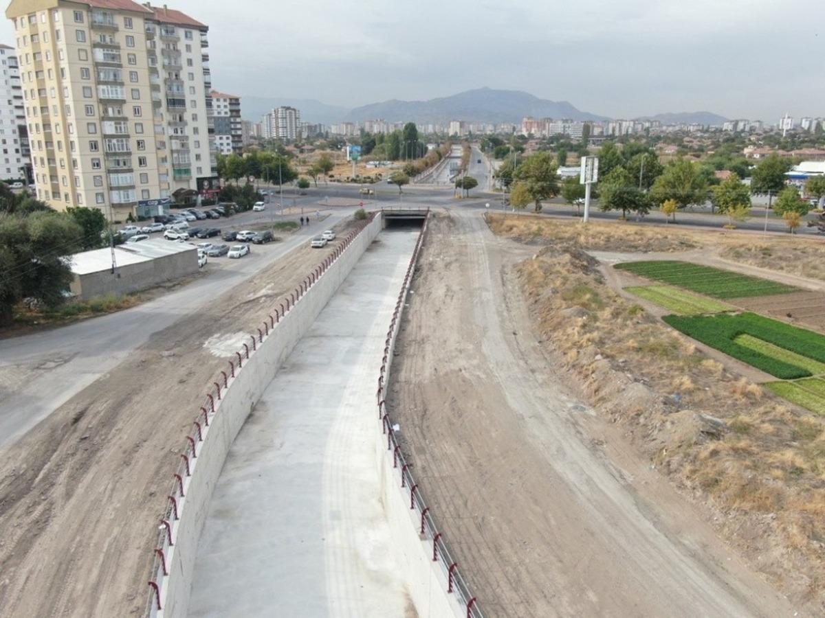 Hoca Ahmet Yesevi Mahallesi&rsquo;ndeki kanal, Kcasinan&rsquo;a yakışır hale getirildi