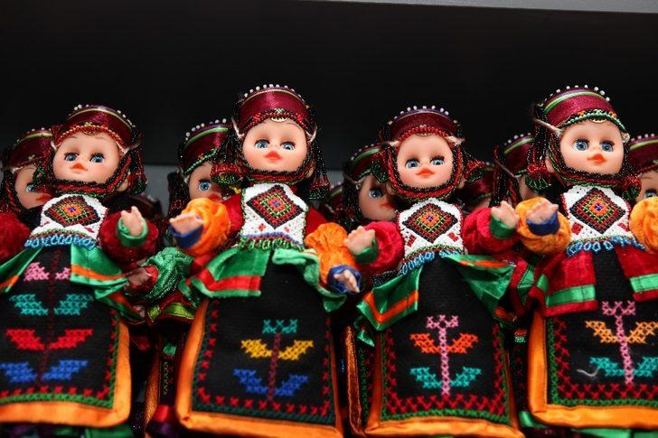 Ardahan’da 23 kadın Damal Bebeği üretiyor G1