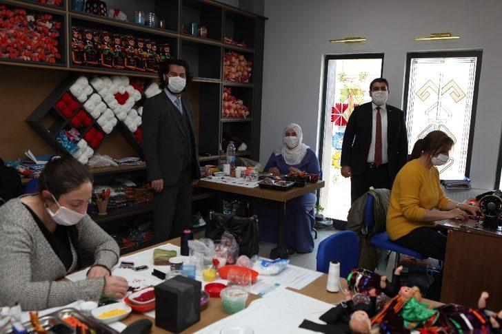 Ardahan’da 23 kadın Damal Bebeği üretiyor G4