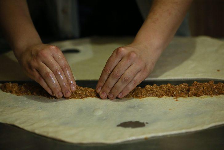 Genç müzisyenin "közde mantısı" gitar tınılarıyla damakları tatlandırıyor G2