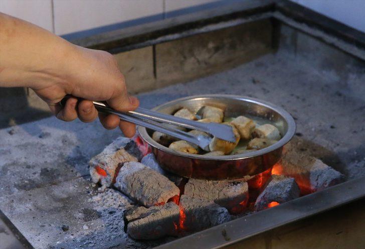 Genç müzisyenin "közde mantısı" gitar tınılarıyla damakları tatlandırıyor G4