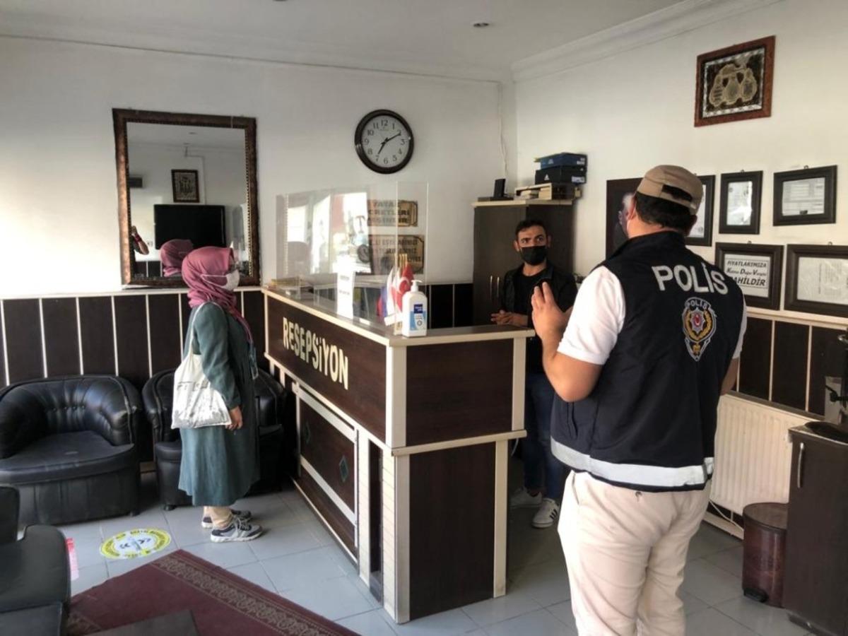 Kars&rsquo;ta 24 işyerine Kovid-19 uyarısı