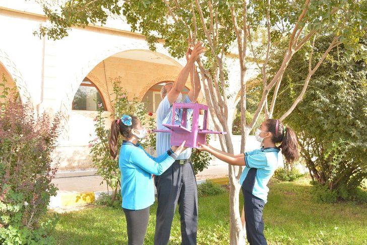 Öğrenciler belediyenin desteğiyle atık malzemelerden kuş yuvası yaptı G2