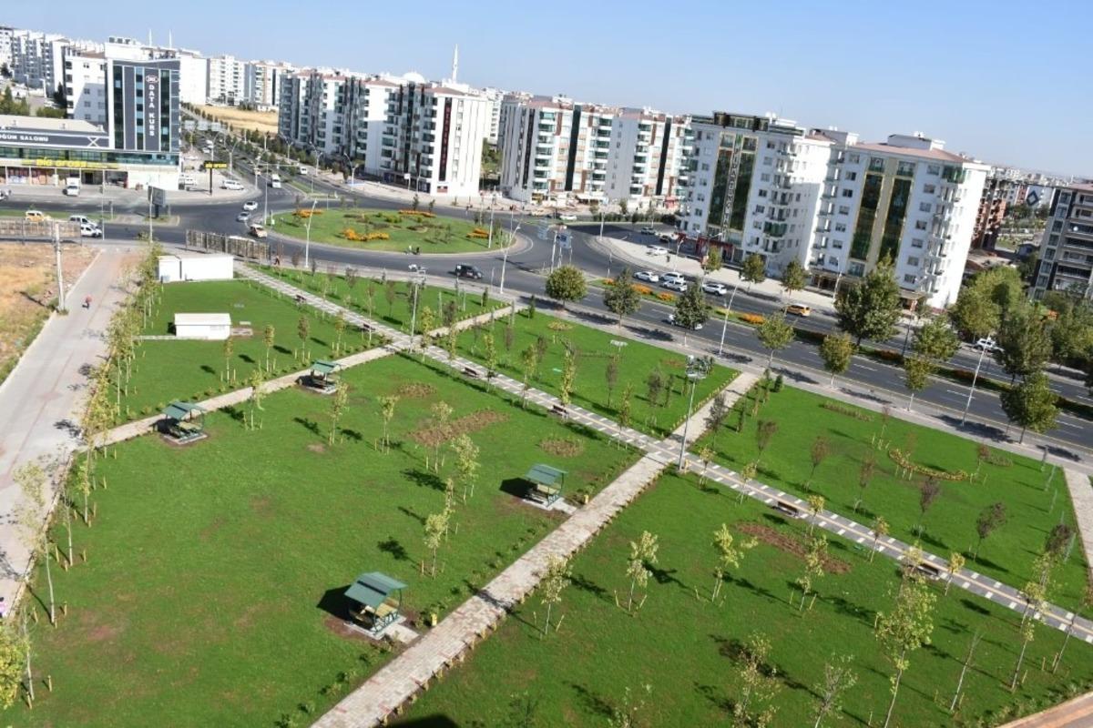 Bağlar Belediyesinin 75 g&uuml;nde tamamladığı park ziyaret&ccedil;ileri hayran bıraktı
