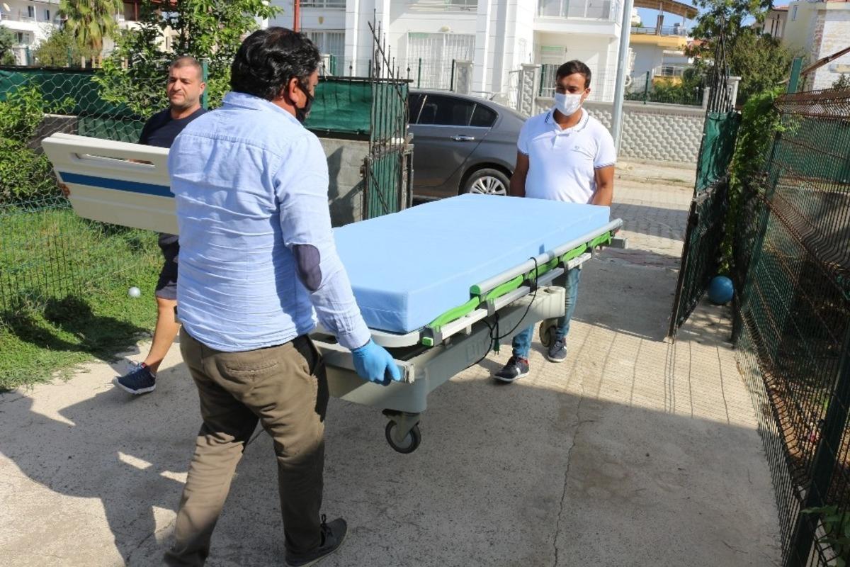 B&uuml;y&uuml;kşehirden hasta yatağı ve tekerlekli sandalye yardımı