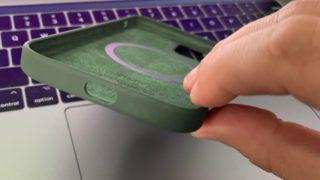 Kullanıcılar fark etti: Bazı iPhone 12 kılıfları hoparlör delikleri olmadan satışa çıktı!