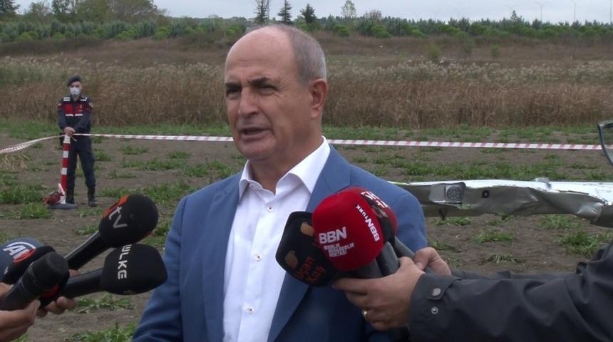 Başkan Akgün, uçağın düştüğü alanda incelemelerde bulundu