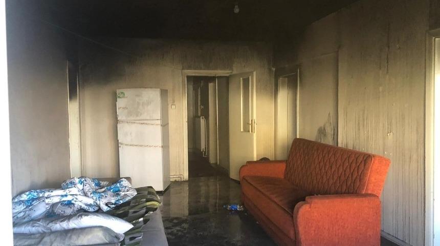 Apartmandaki yangın bina sakinlerini korkuttu