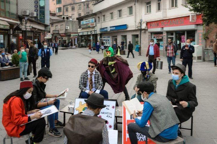 Bitlis’te pandemiye dikkat çekmek için tiyatro oyunu sahnelendi G2