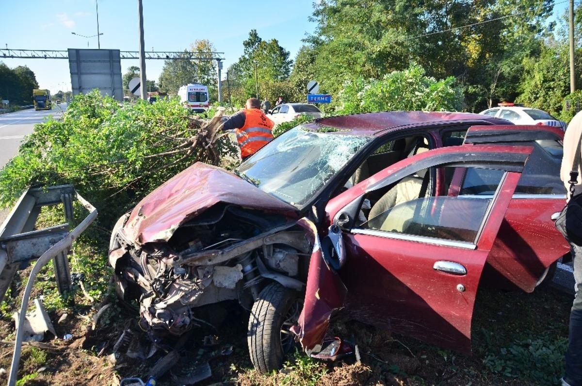 Kazada pert olan ara&ccedil;ta burunları bile kanamadı