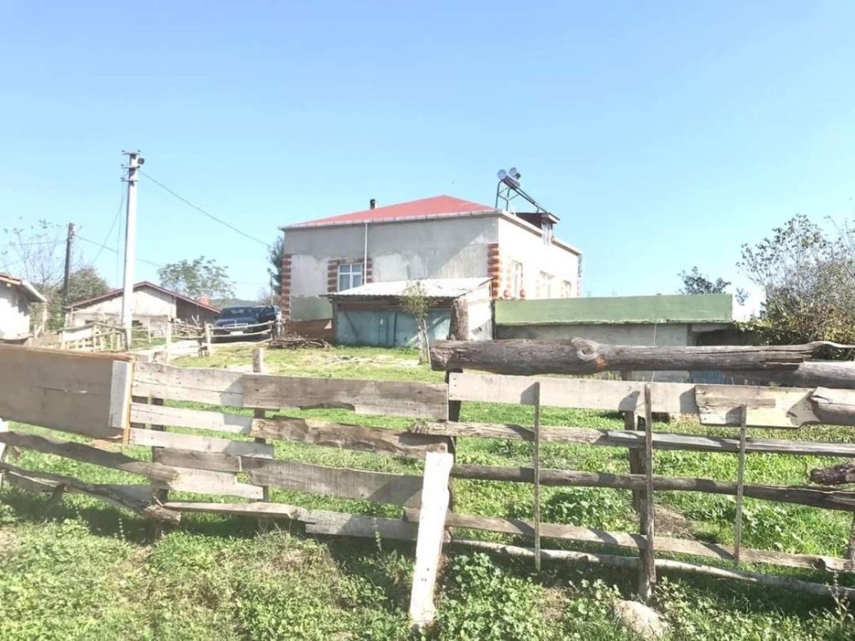 Yangında hem &ccedil;ocuklarını hem de evlerini kaybeden aileye yeni yuva