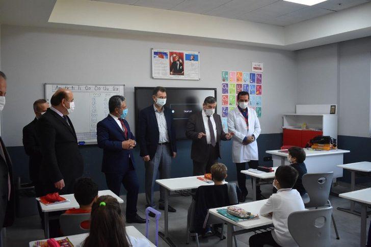 Kaymakam Çaykara MER Kolejinde incelemelerde bulundu G2