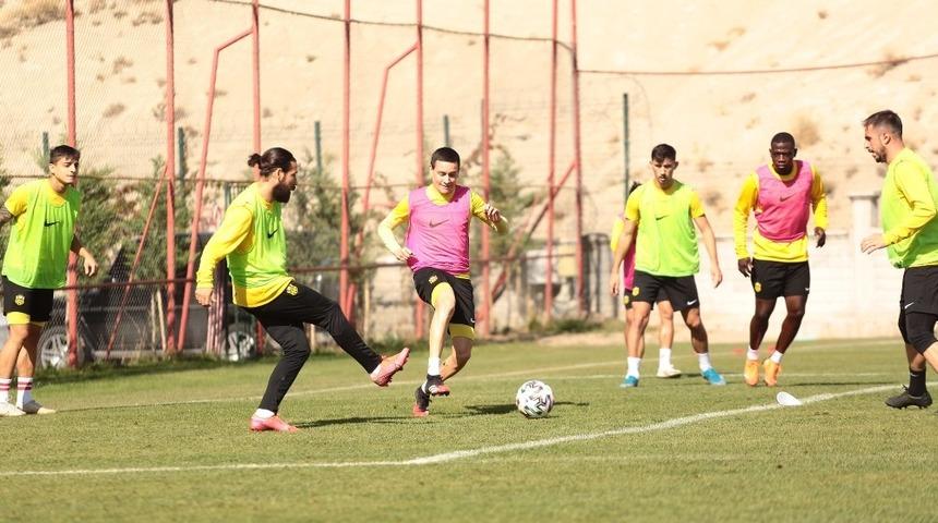 Yeni Malatyaspor’da Adem Büyük ve Chebake şoku