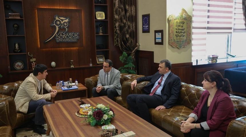 &Ouml;zbekistanlı b&uuml;rokrat&rsquo;tan KB&Uuml;&rsquo;ye ziyaret