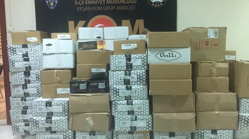 Edirne'de 12 bin 450 paket kaçak nargile tütünü ele geçirildi