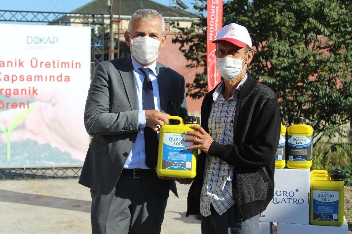 &Ccedil;arşamba&rsquo;da organik g&uuml;bre dağıtımı