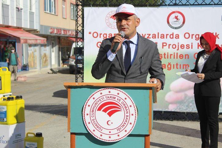 Çarşamba’da organik gübre dağıtımı G4