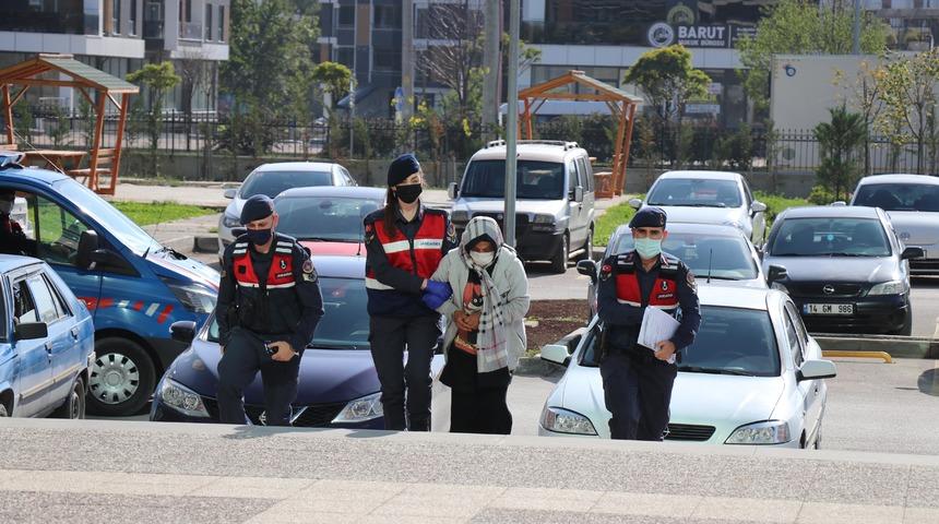 Yeni doğan bebeğini &ccedil;&ouml;pe atan anne serbest bırakıldı
