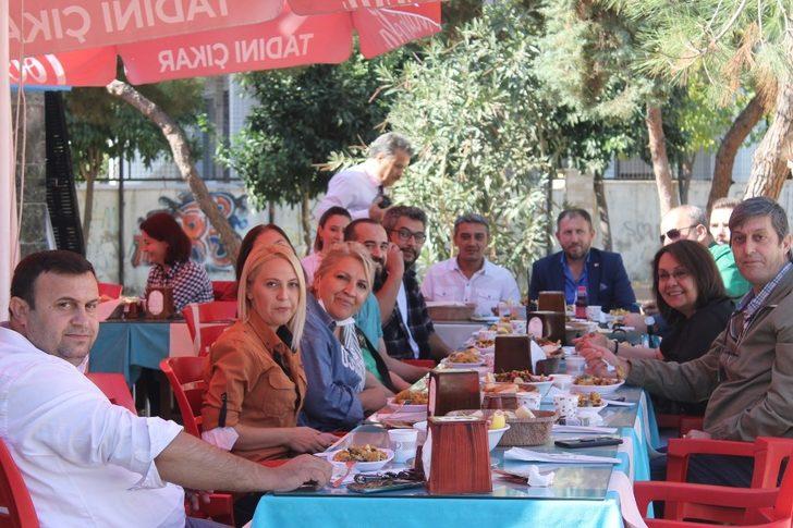 Muhtar Çamoğlu, Aydınlı gazetecileri unutmadı G2