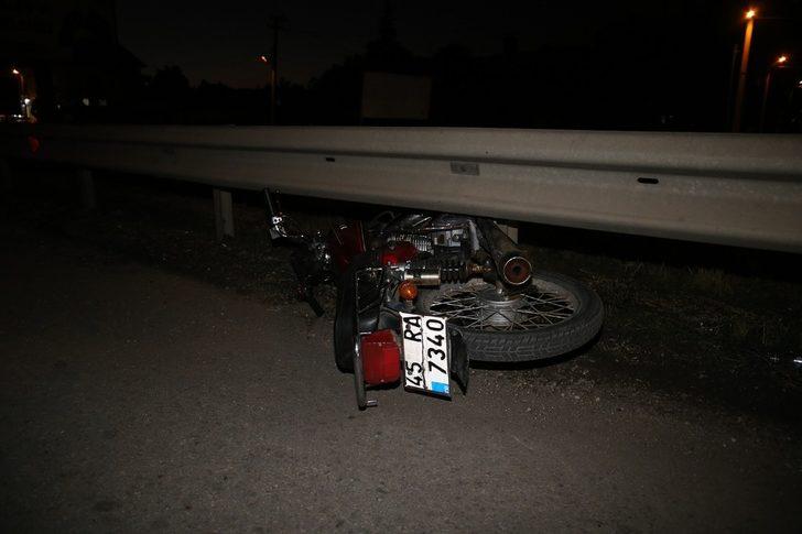 Motosikletten savrulan sürücü ağır yaralandı G3