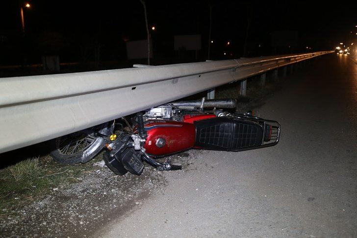 Motosikletten savrulan sürücü ağır yaralandı G4