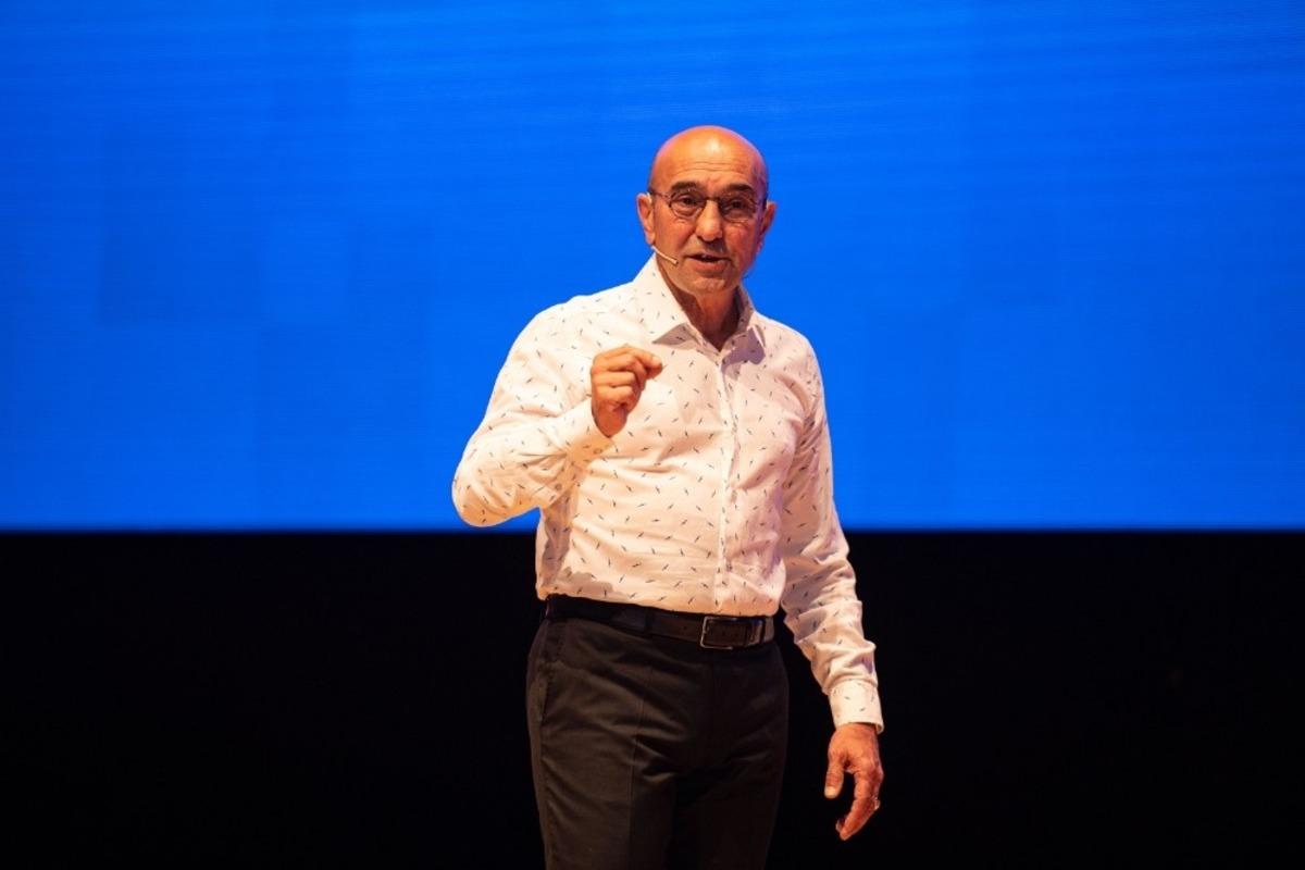 Tun&ccedil; Soyer 18 ayda neler yaptığını anlattı