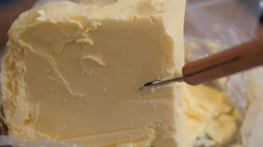 Meğer &ccedil;ok kolaymış! &Ccedil;amaşır makinesinde tereyağı bakın nasıl yapılıyor...