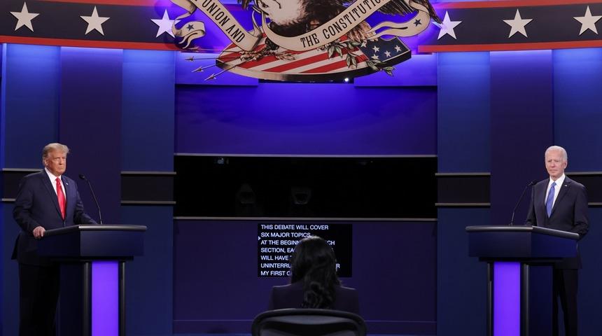 Trump ve Biden ikinci kez canlı yayında kozlarını paylaştı