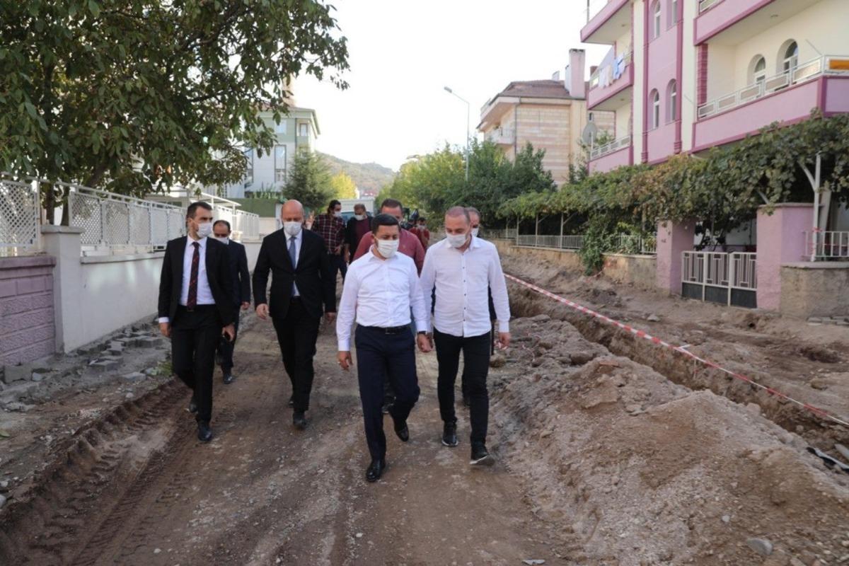 Başkan Arı, G&uuml;zelyurt Mahallesinde alt yapı &ccedil;alışmalarını inceledi