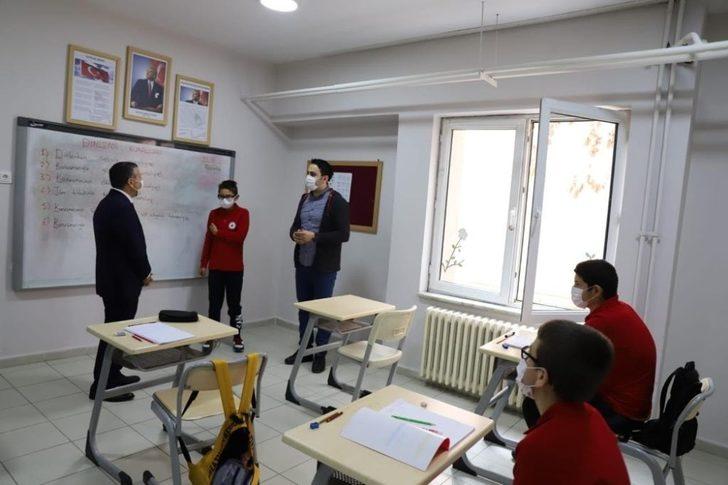 Vali Atay özel öğrencileri ziyaret etti G1