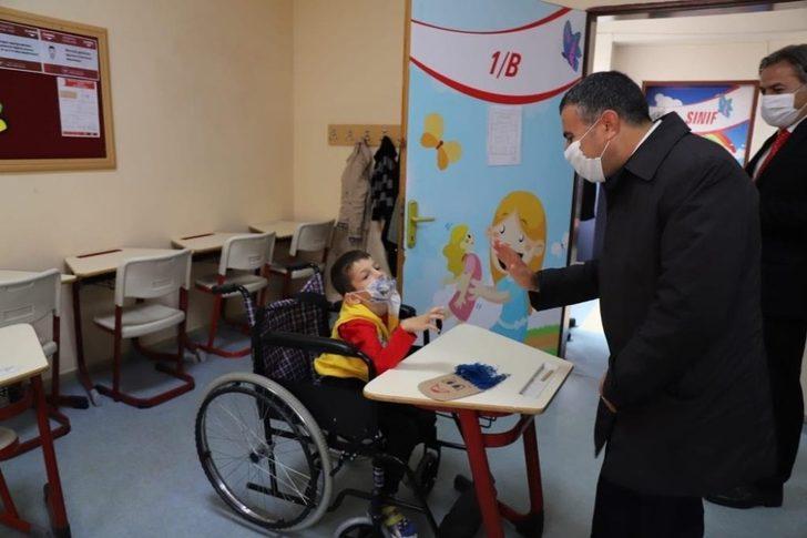 Vali Atay özel öğrencileri ziyaret etti G2