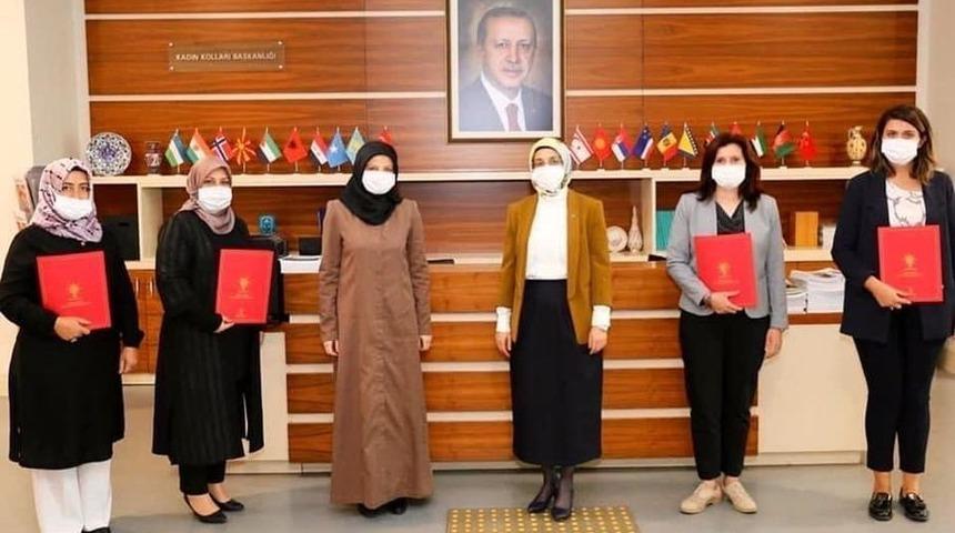 AK Parti Selendi Kadın Kolları Başkanlığına Ayşe Tokkaş atandı