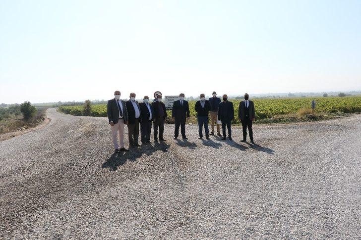 Saruhanlı’da muhtarlardan Başkan Ergün’e asfalt teşekkürü G1