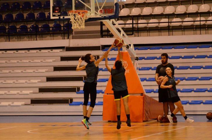 Turgutlu Belediye Kadın Basketbol Takımı parkeye indi G4