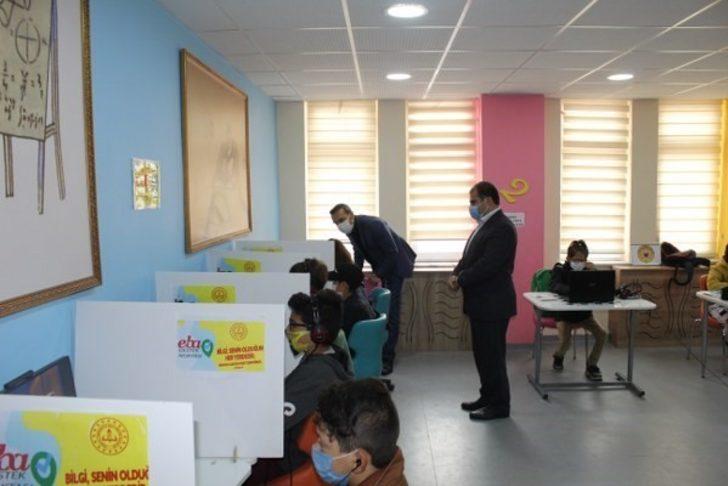 Kaymakam Çiçek ’EBA’ sınıfını inceledi G1