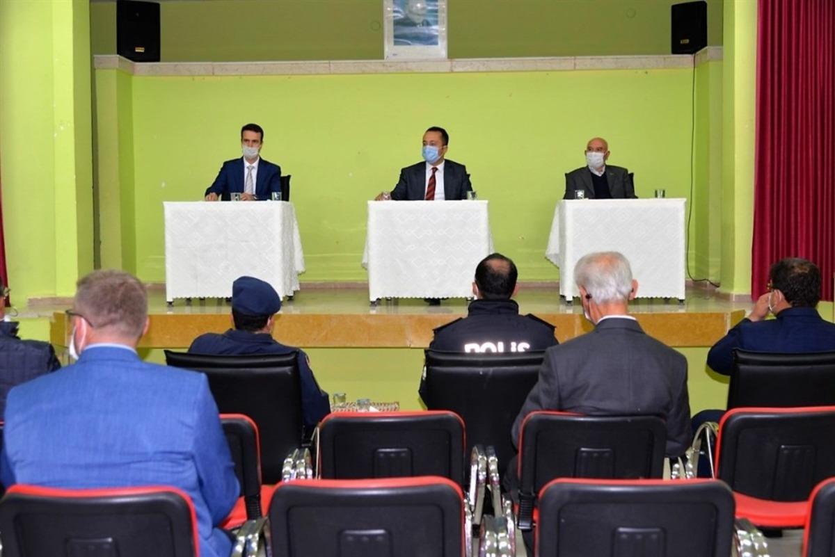 Vali Şent&uuml;rk: &rsquo;&rsquo;Muhtarlar, vatandaşın nabzını tutuyor&rsquo;&rsquo;