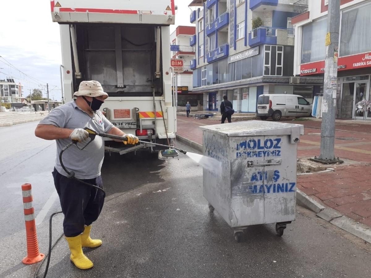 Kepez&rsquo;de 3 ayda 14 bin &ccedil;&ouml;p konteynerinin dezenfekte işlemi ger&ccedil;ekleştirildi