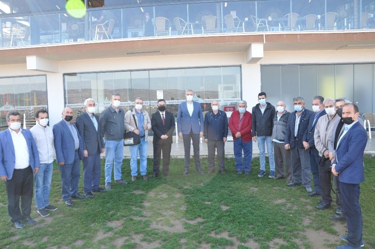 Başkan Bi&ccedil;er, muhtarlar ve gazetecilerle kahvaltıda buluştu