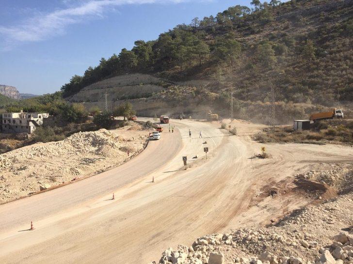 Silifke-Mut Karayolu onarılarak yeniden trafiğe açıldı G4