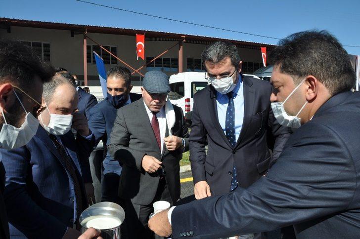 Başkan Oral’dan, Bakan Varank’a süt ikramı Erzurum Haberleri