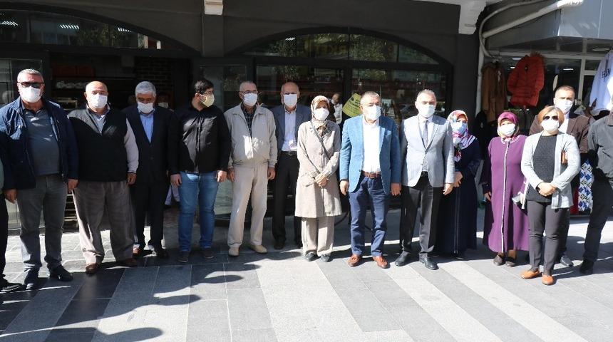 MHP Kırşehir Teşkilatı, &rsquo;Askıda ekmek&rsquo; kampanyasına destek sundu