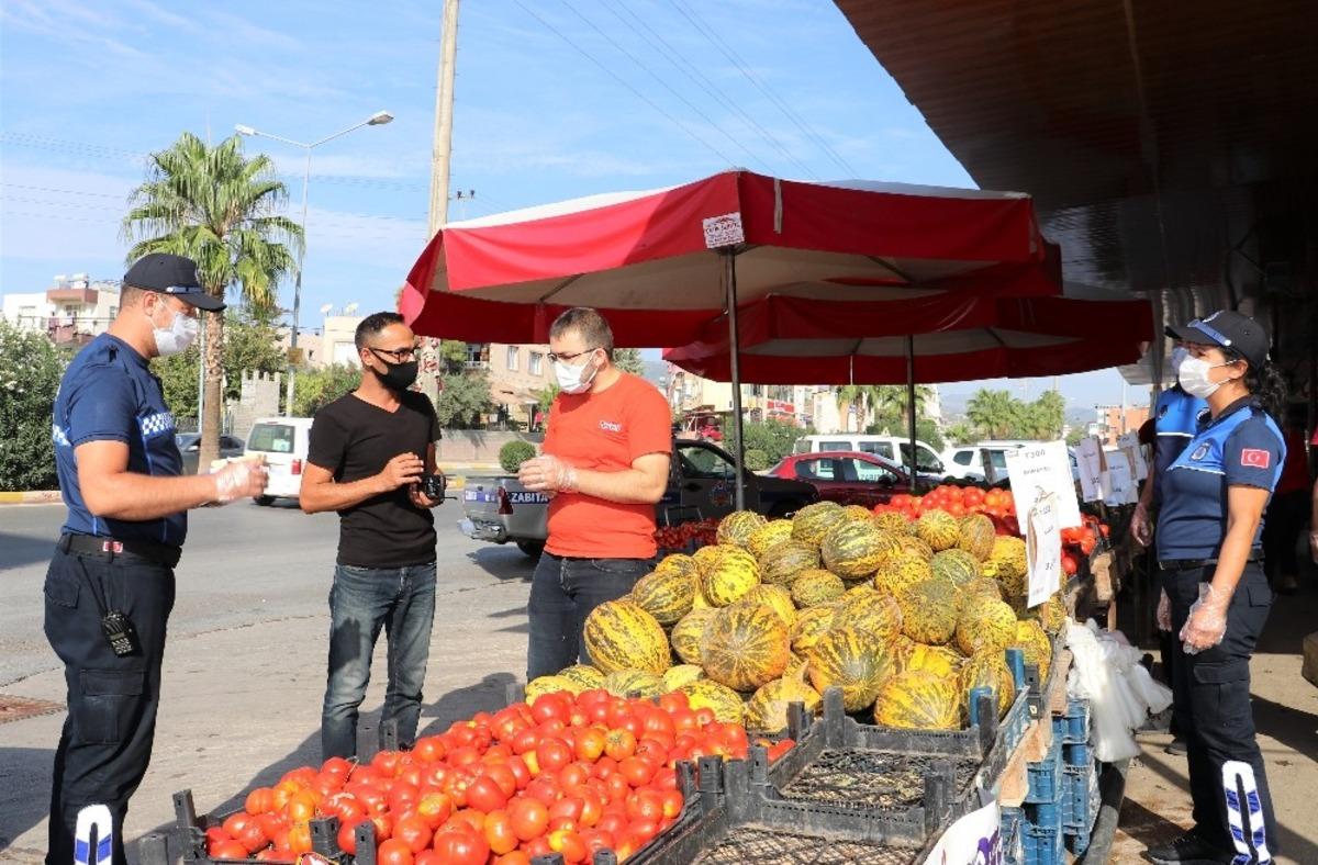 Toroslar zabıtasının korona vir&uuml;s denetimleri s&uuml;r&uuml;yor