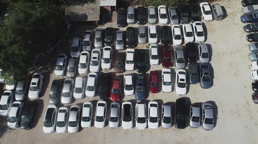 Yediemin otoparkları pandemi döneminde otomobil ve motosiklet mezarlığına döndü