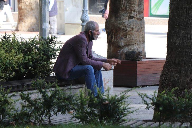 Tiryakiler Denizli’de alınan sigara yasağını dinlemiyor G4