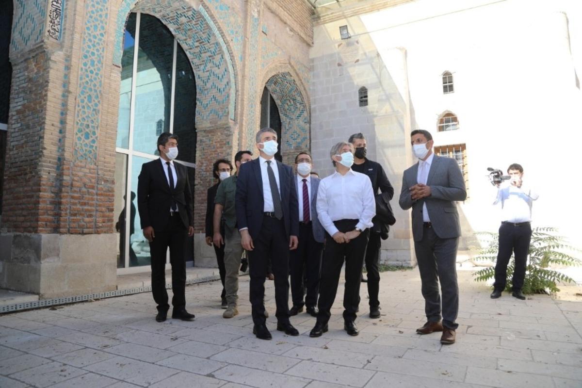 Bakan Yardımcısı Demircan, Battalgazi&rsquo;deki tarihi yerleri inceledi