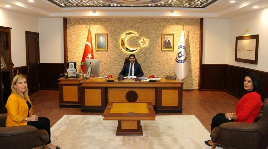 Girne ve Mesudiye Mahallesi Muhtarları Rektör Aldemir’i ziyaret etti