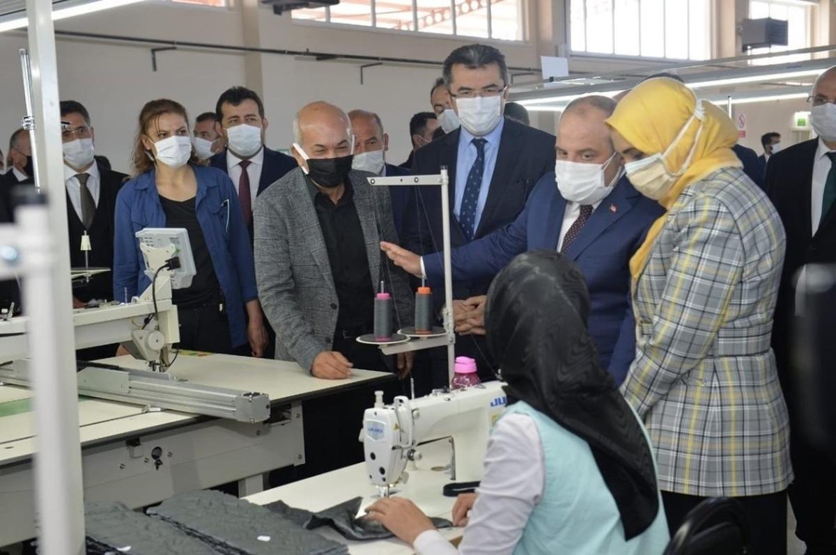 Bakan Varank, CMDP Projeleri Toplu A&ccedil;ılış T&ouml;reni İ&ccedil;in Erzurum&rsquo;da