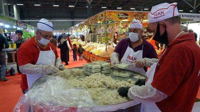 Van’da ‘4. Yöresel Ürünler ve Hediyelik Eşya Fuarı’ açıldı