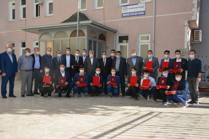 17 öğrenci hafızlık kervanına katıldı G1